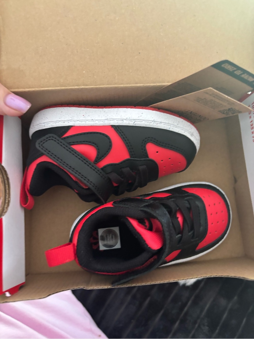 Nike Kids Red and Black Low-Top Sneakers